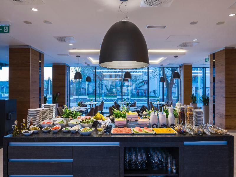 Q Hotel